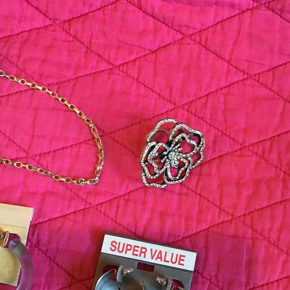 Jewelry Bundle includes a ring from the Suzanne Somers Collection. - Picture 5 of 10